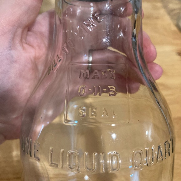 Sold! Vintage Motor Oil Glass Jars with Caddy - Picture 17 of 17